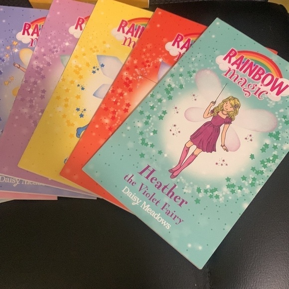 Daisy Meadows Rainbow Magic The Rainbow Fairies- Series One - Picture 4 of 4
